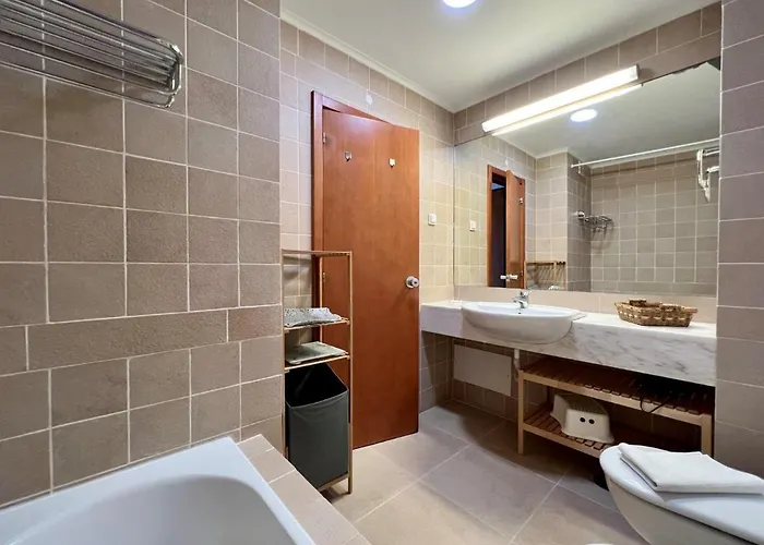 Cosy 3 With Pool By Homing Apartamento