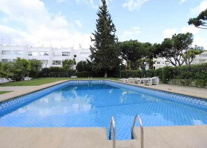 Cosy 3 With Pool By Homing