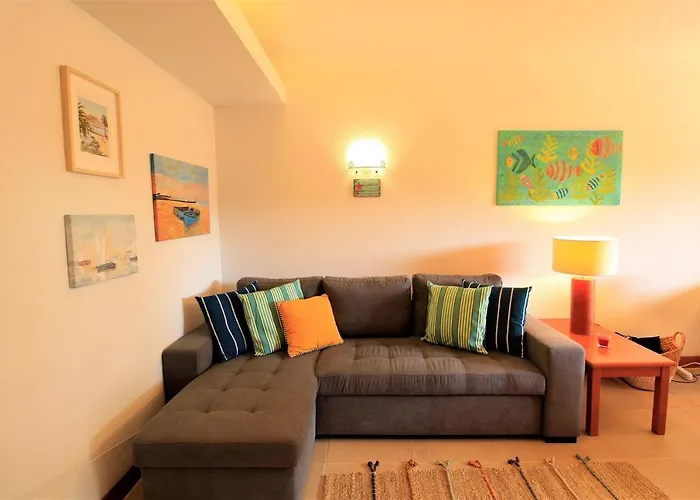 Cosy 3 With Pool By Homing Apartamento *