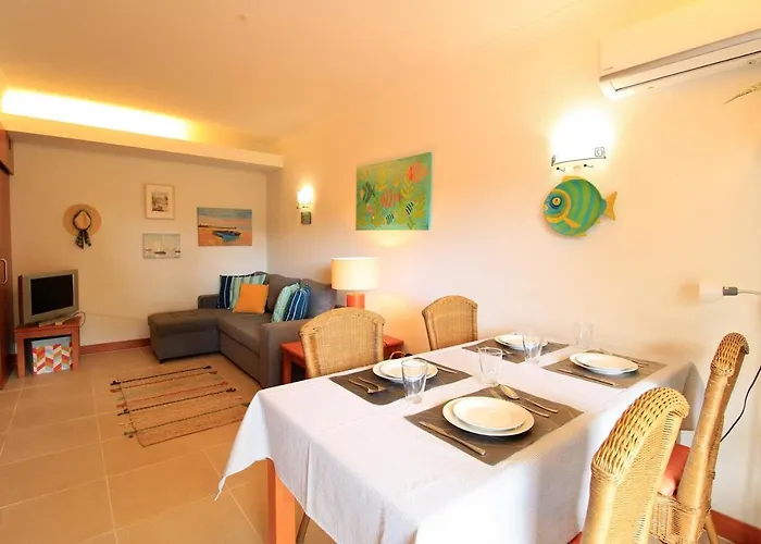 Cosy 3 With Pool By Homing